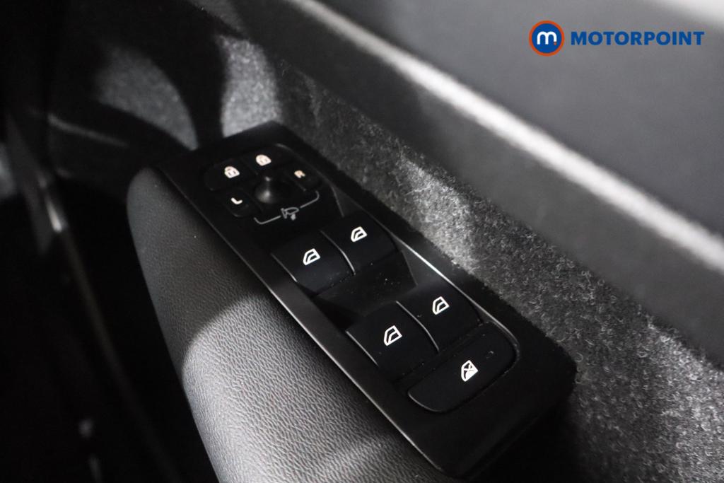Volvo Xc40 R Design Manual Petrol SUV - Stock Number (1555085) - 11th supplementary image