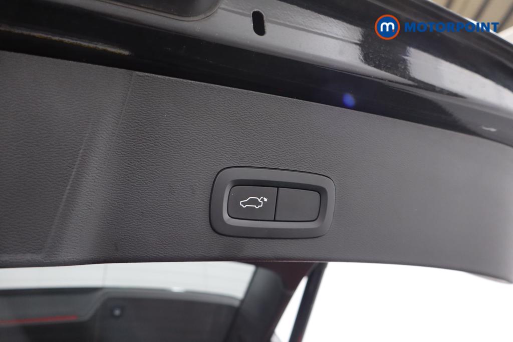 Volvo Xc40 R Design Manual Petrol SUV - Stock Number (1555085) - 24th supplementary image