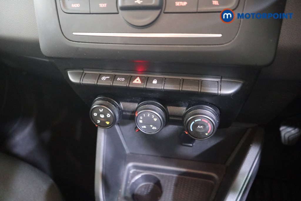 Dacia Duster Essential Manual Petrol SUV - Stock Number (1559062) - 7th supplementary image