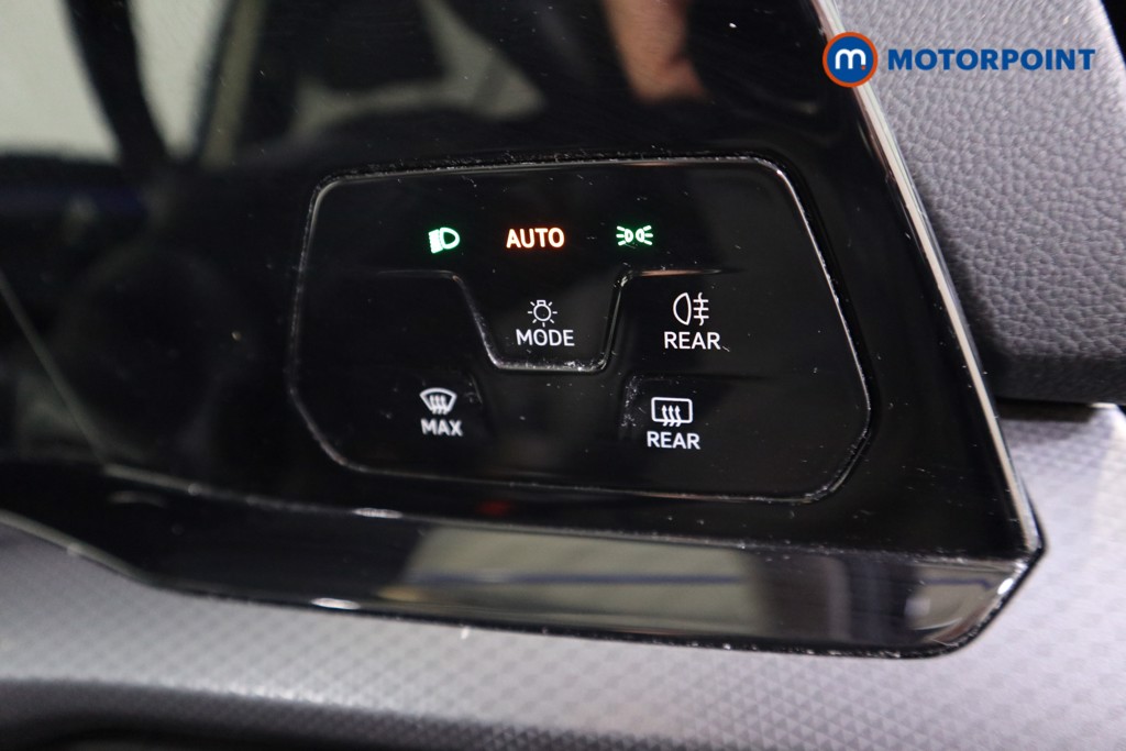 Volkswagen Golf Active Manual Petrol Hatchback - Stock Number (1560157) - 8th supplementary image