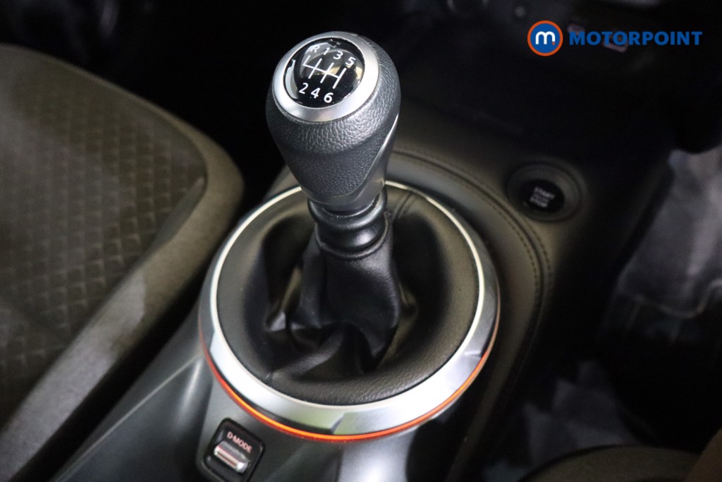 Nissan Juke N-Connecta Manual Petrol SUV - Stock Number (1563451) - 12th supplementary image