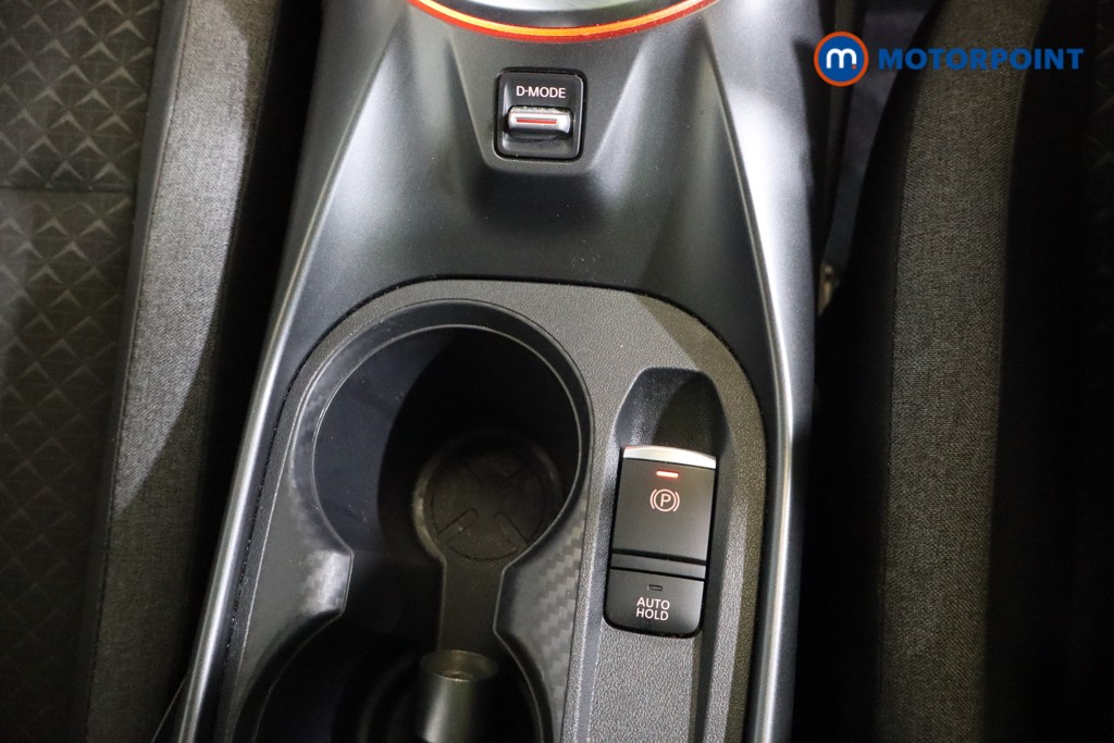 Nissan Juke N-Connecta Manual Petrol SUV - Stock Number (1563451) - 13th supplementary image