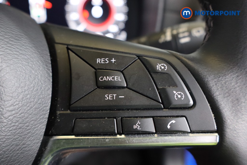Nissan Juke N-Connecta Manual Petrol SUV - Stock Number (1563451) - 15th supplementary image