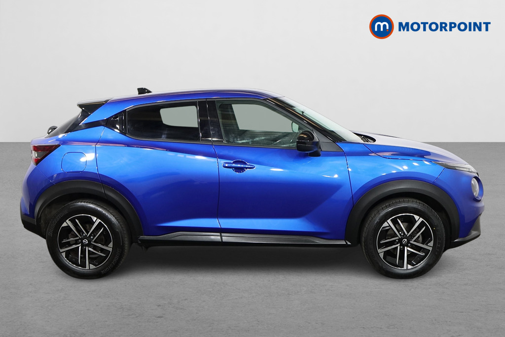 Nissan Juke N-Connecta Manual Petrol SUV - Stock Number (1563451) - Drivers side