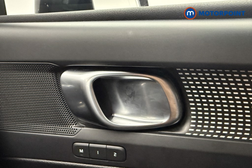 Volvo Xc40 R Design Pro Automatic Petrol SUV - Stock Number (1563573) - 14th supplementary image
