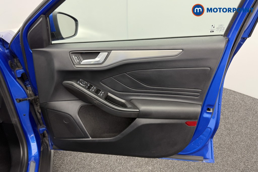Ford Focus Titanium Manual Petrol Hatchback - Stock Number (1563749) - 15th supplementary image