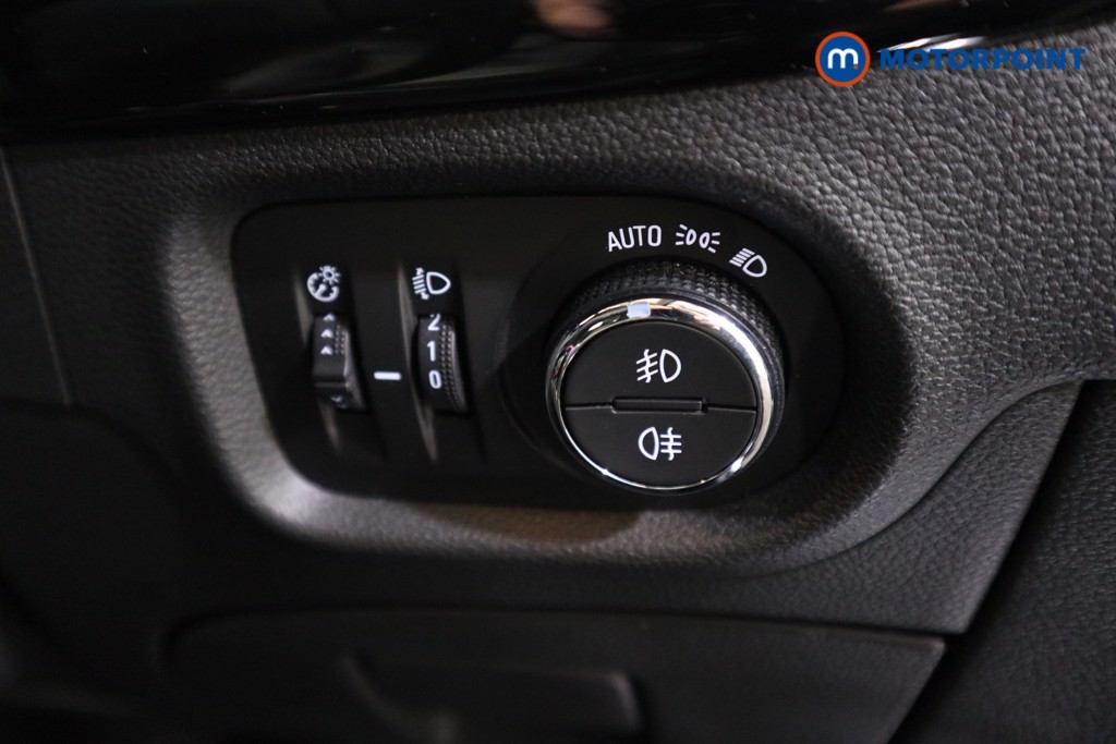 Vauxhall Astra Elite Nav Manual Petrol Hatchback - Stock Number (1564401) - 9th supplementary image