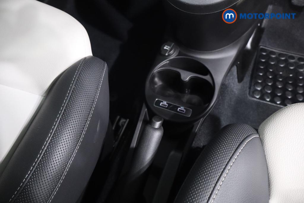Fiat 500 Dolcevita Plus Manual Petrol-Electric Hybrid Hatchback - Stock Number (1564782) - 6th supplementary image