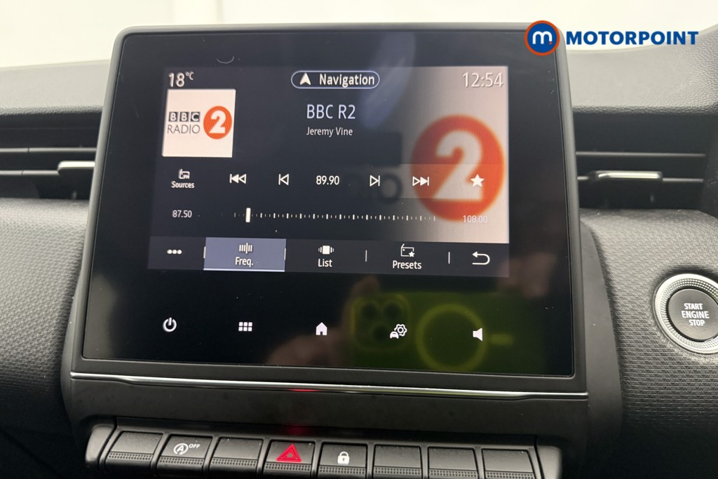 Renault Clio Iconic Manual Petrol Hatchback - Stock Number (1564835) - 4th supplementary image