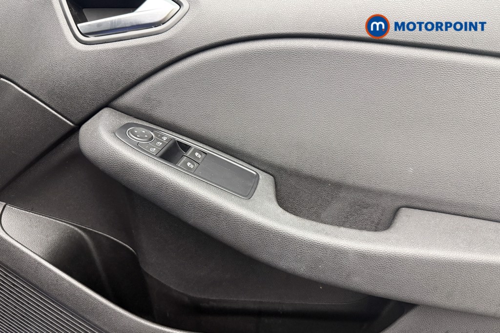 Renault Clio Iconic Manual Petrol Hatchback - Stock Number (1564835) - 18th supplementary image