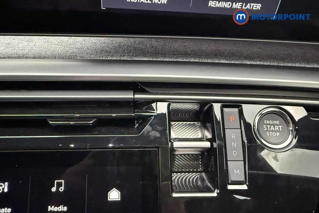 Peugeot 3008 GT Automatic Petrol-Electric Hybrid SUV - Stock Number (1565800) - 7th supplementary image