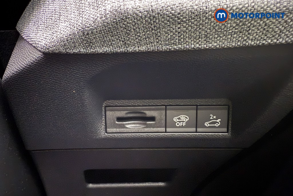 Peugeot 3008 GT Automatic Petrol-Electric Hybrid SUV - Stock Number (1565800) - 17th supplementary image