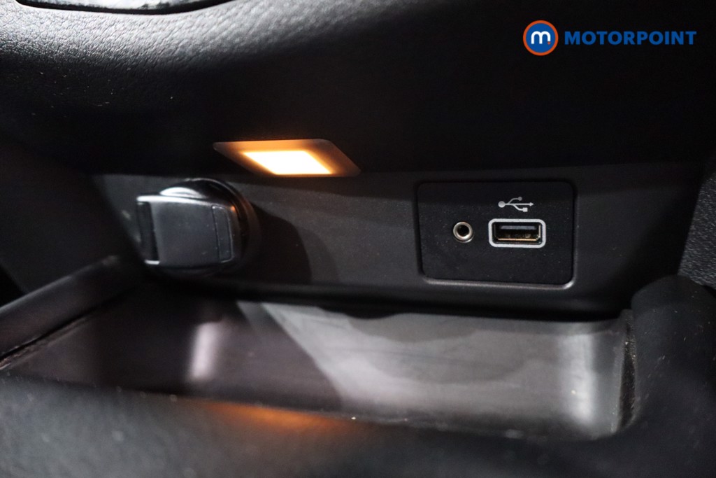 Nissan Juke N-Connecta Manual Petrol SUV - Stock Number (1566088) - 14th supplementary image