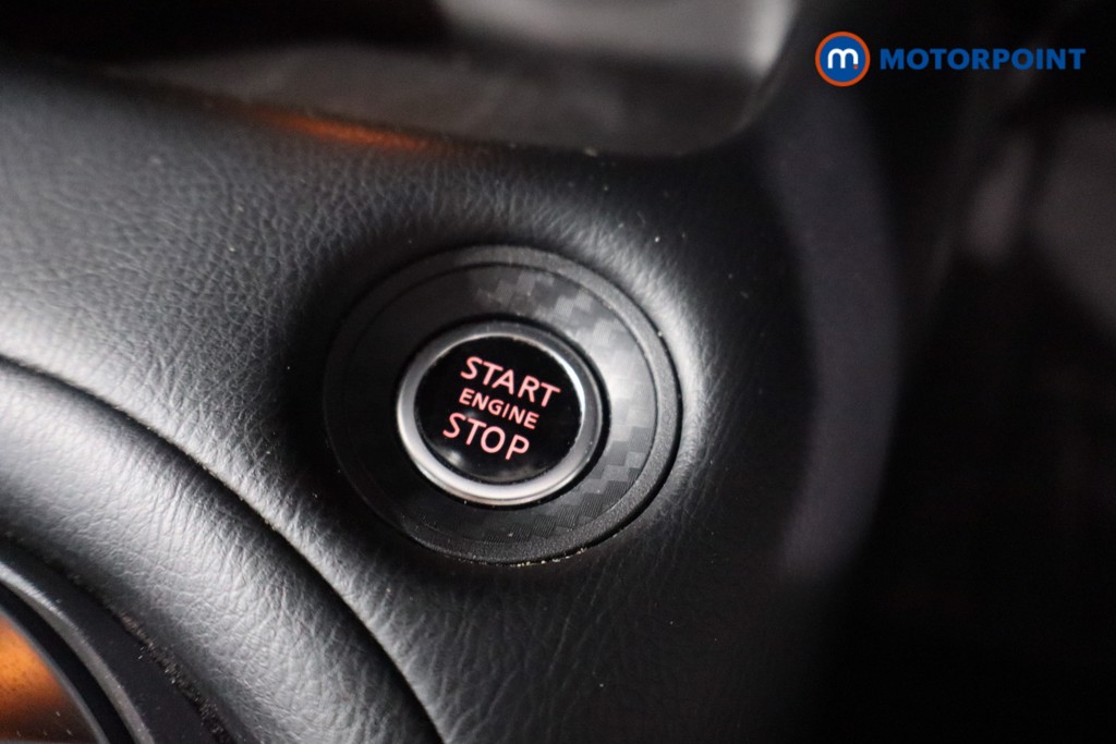 Nissan Juke N-Connecta Manual Petrol SUV - Stock Number (1566088) - 18th supplementary image
