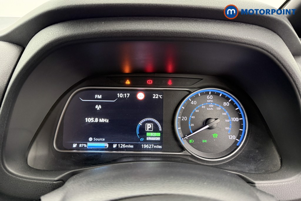 Nissan Leaf Acenta Automatic Electric Hatchback - Stock Number (1566939) - 4th supplementary image