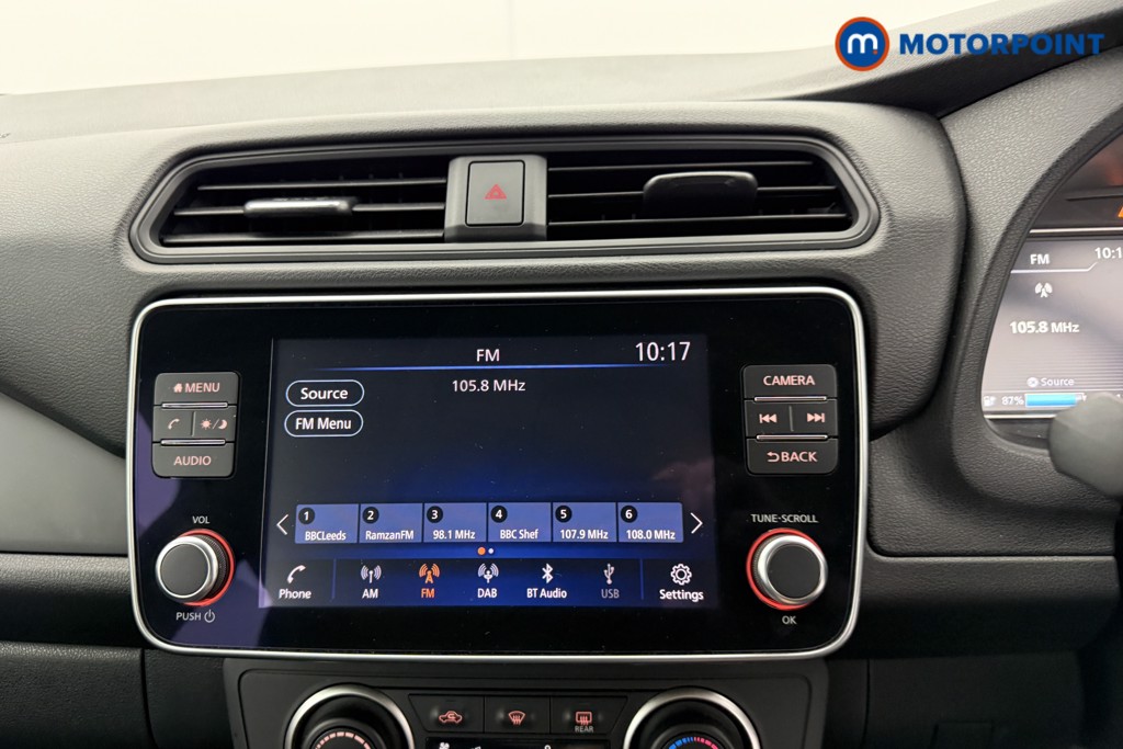 Nissan Leaf Acenta Automatic Electric Hatchback - Stock Number (1566939) - 5th supplementary image