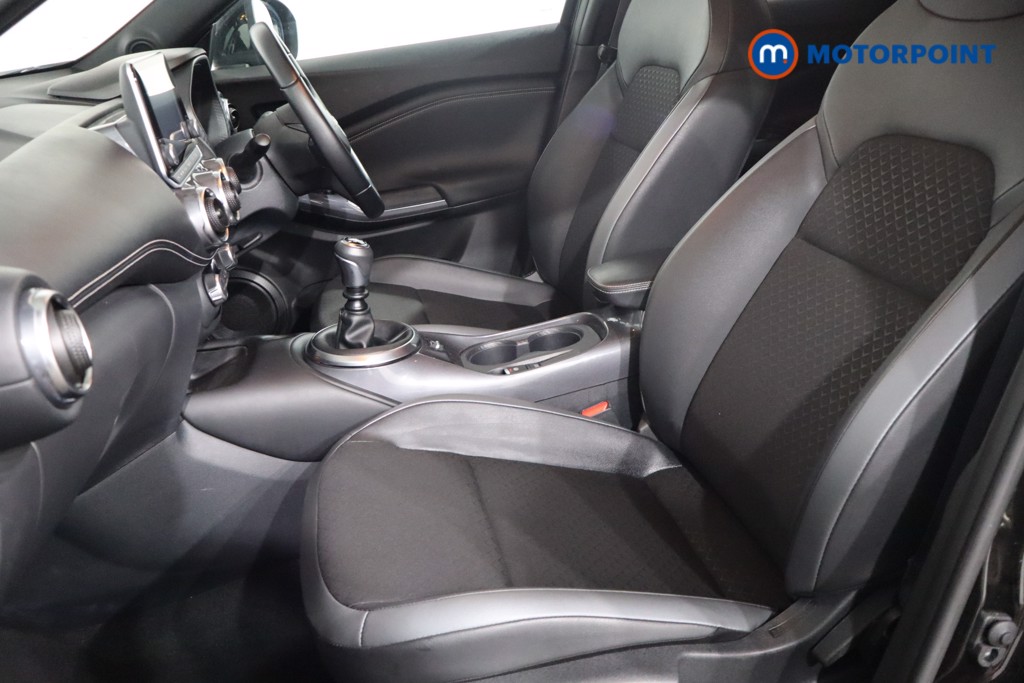 Nissan Juke N-Connecta Manual Petrol SUV - Stock Number (1566957) - 4th supplementary image