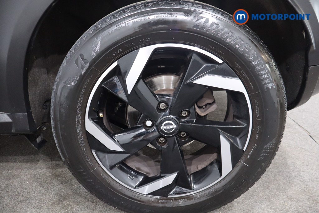 Nissan Juke N-Connecta Manual Petrol SUV - Stock Number (1566957) - 12th supplementary image