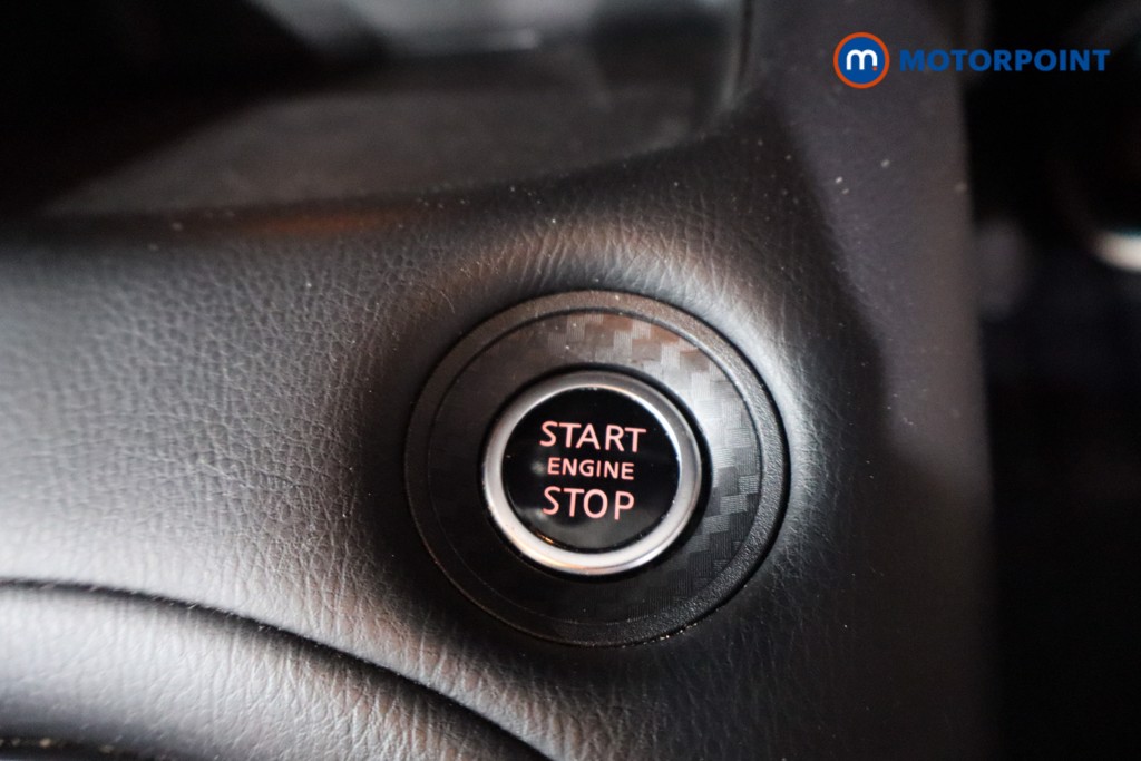Nissan Juke N-Connecta Manual Petrol SUV - Stock Number (1566957) - 13th supplementary image