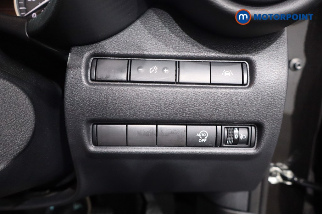 Nissan Juke N-Connecta Manual Petrol SUV - Stock Number (1566957) - 17th supplementary image