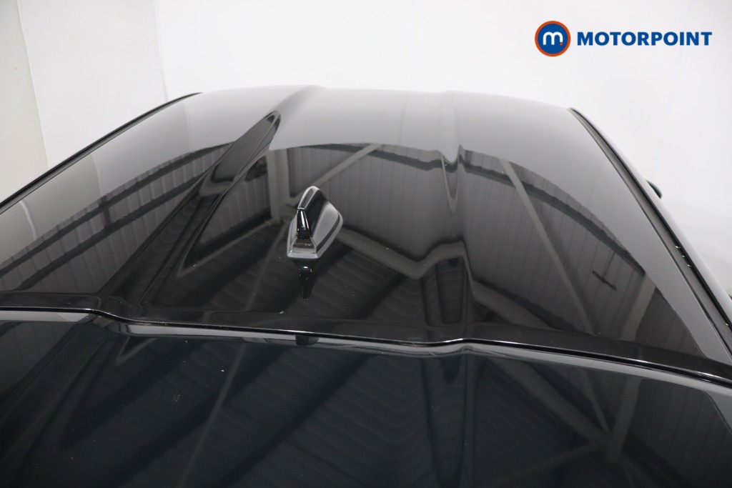 Nissan Juke N-Connecta Manual Petrol SUV - Stock Number (1566957) - 30th supplementary image