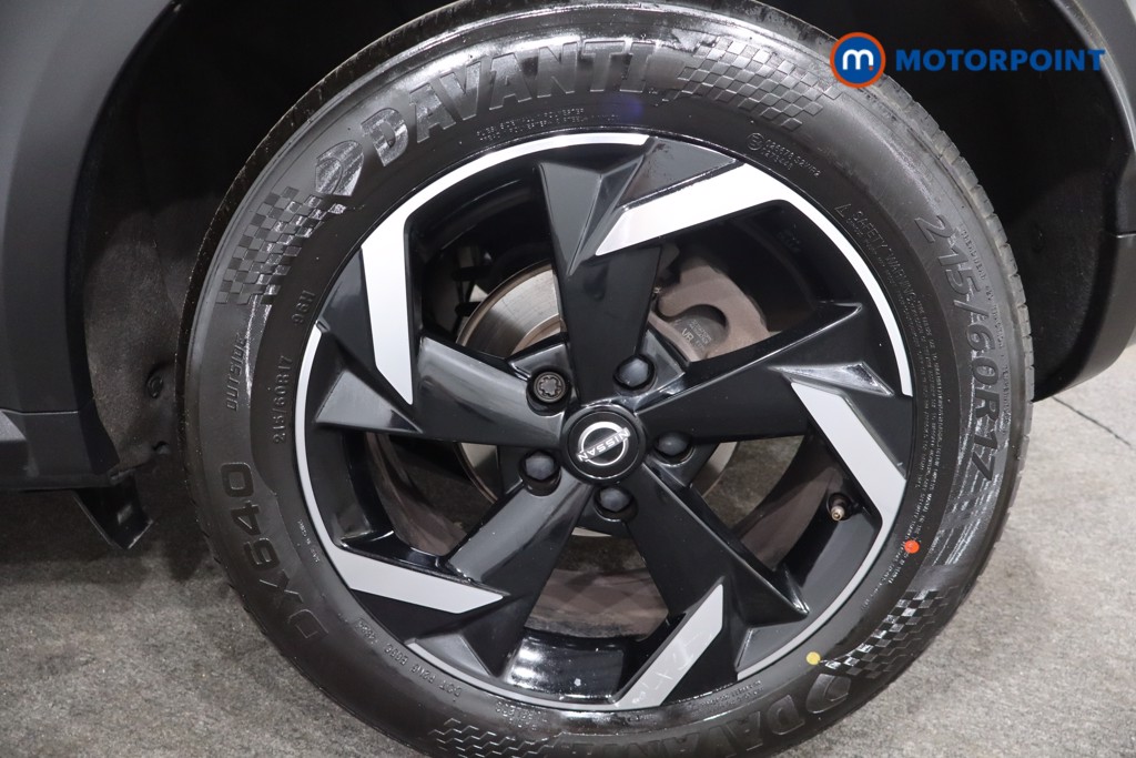 Nissan Juke N-Connecta Manual Petrol SUV - Stock Number (1566982) - 12th supplementary image