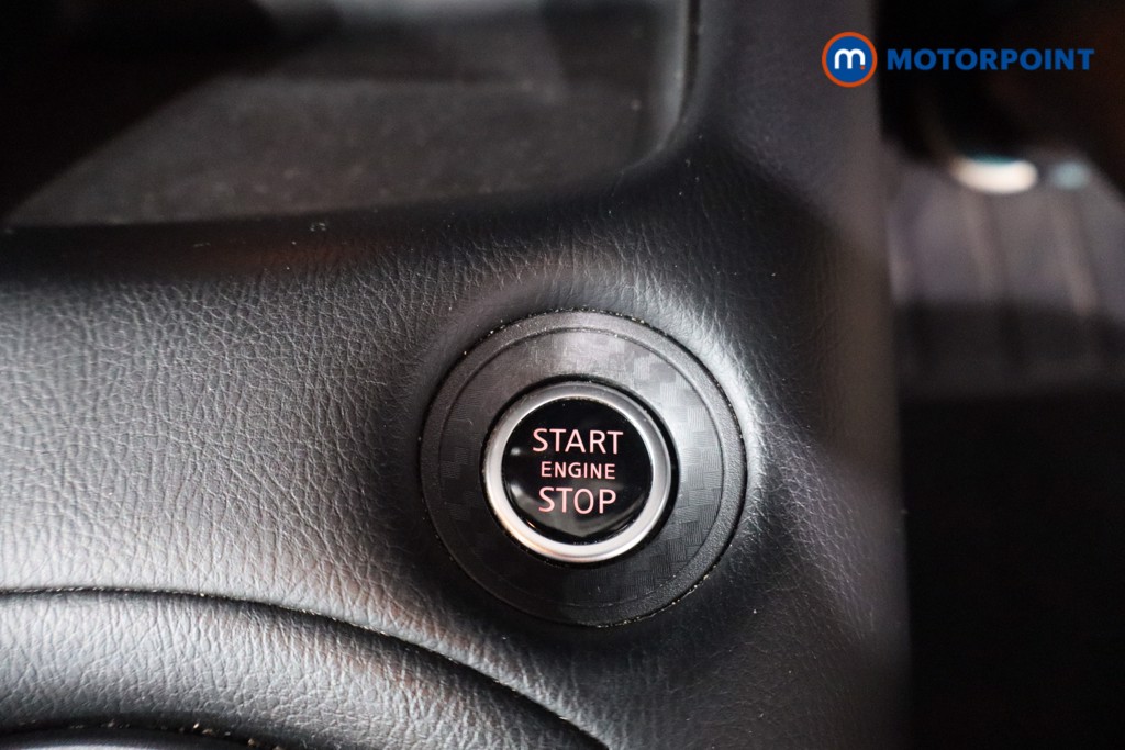 Nissan Juke N-Connecta Manual Petrol SUV - Stock Number (1566982) - 13th supplementary image
