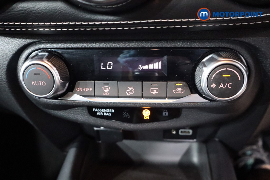 Nissan Juke N-Connecta Manual Petrol SUV - Stock Number (1566982) - 16th supplementary image