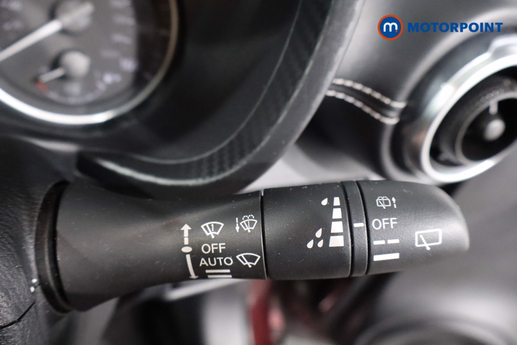Nissan Juke N-Connecta Manual Petrol SUV - Stock Number (1566982) - 19th supplementary image