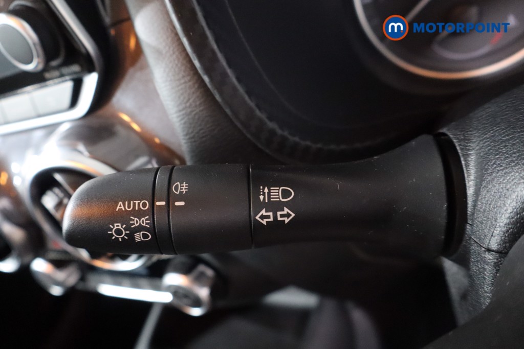 Nissan Juke N-Connecta Manual Petrol SUV - Stock Number (1566982) - 20th supplementary image