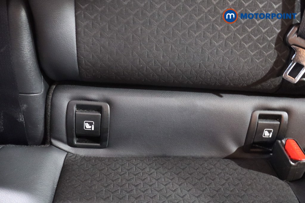 Nissan Juke N-Connecta Manual Petrol SUV - Stock Number (1566982) - 24th supplementary image