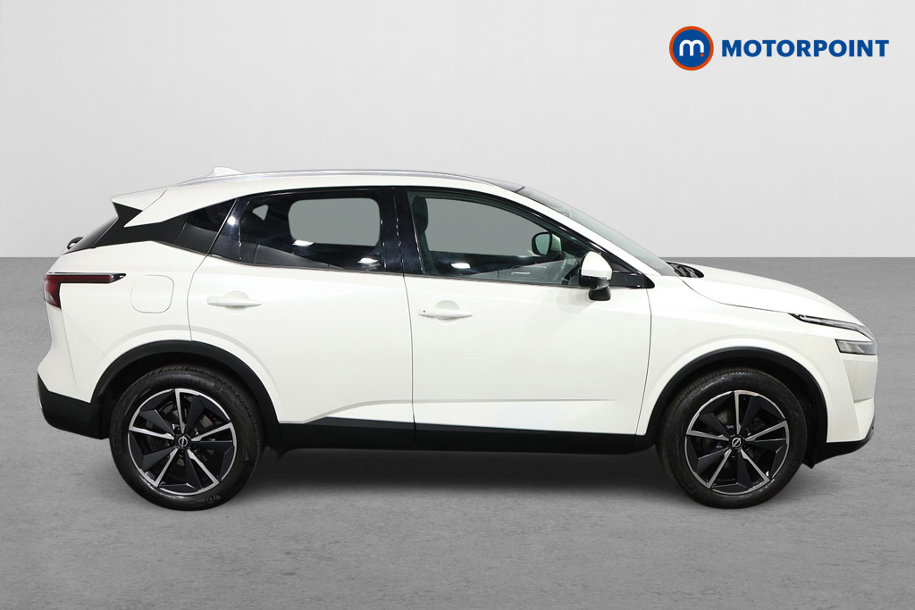Nissan Qashqai Tekna Manual Petrol SUV - Stock Number (1567371) - Drivers side
