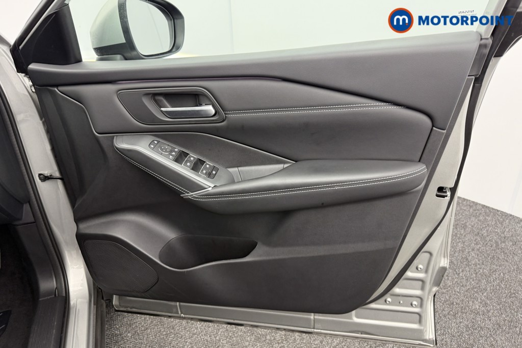 Nissan Qashqai N-Connecta Automatic Petrol SUV - Stock Number (1567426) - 15th supplementary image