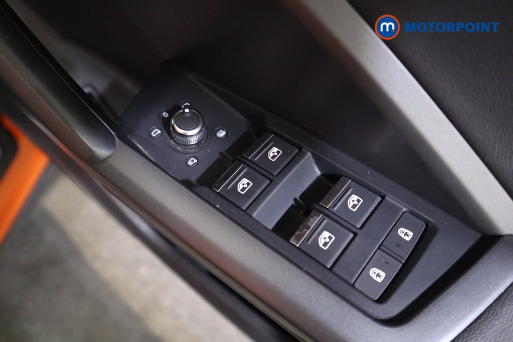 Audi Q3 Edition 1 Automatic Petrol SUV - Stock Number (1567812) - 11th supplementary image