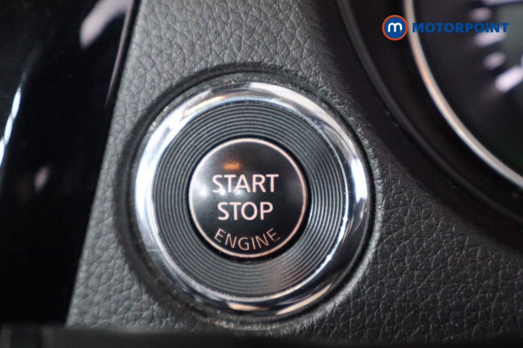 Nissan Qashqai Tekna Manual Petrol SUV - Stock Number (1568892) - 13th supplementary image