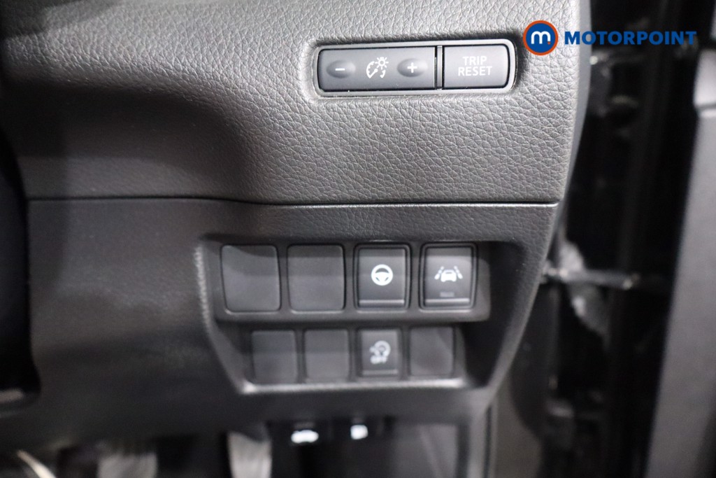 Nissan Qashqai Tekna Manual Petrol SUV - Stock Number (1568892) - 20th supplementary image