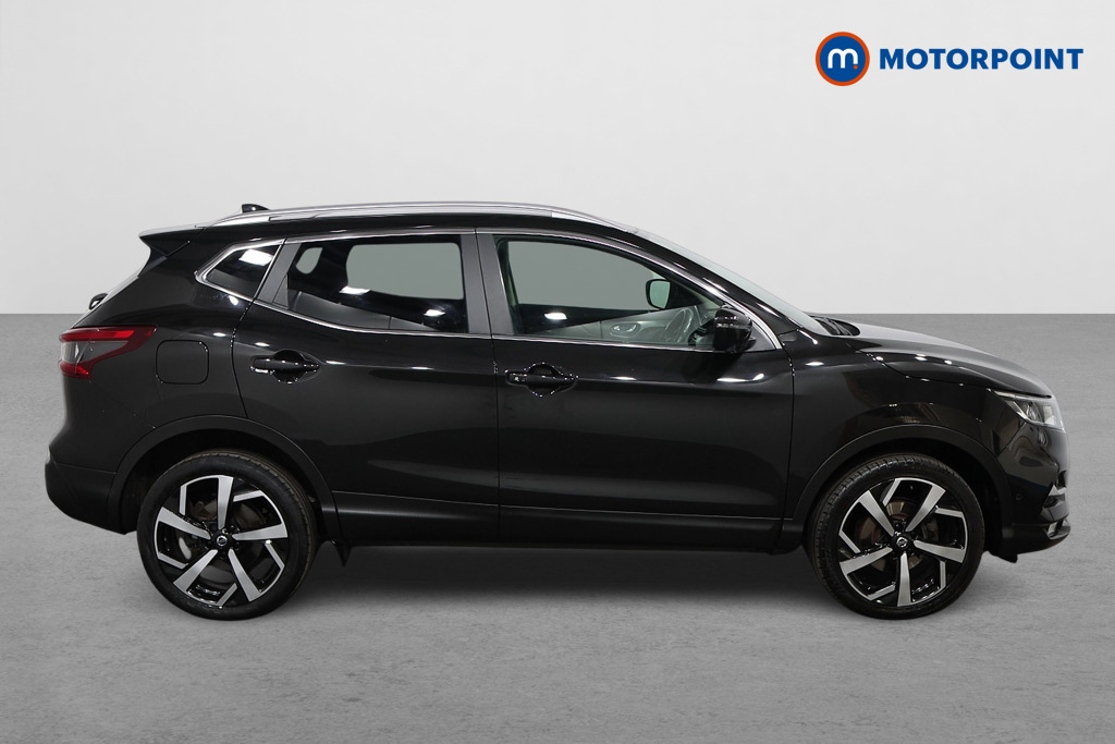 Nissan Qashqai Tekna Manual Petrol SUV - Stock Number (1568892) - Drivers side