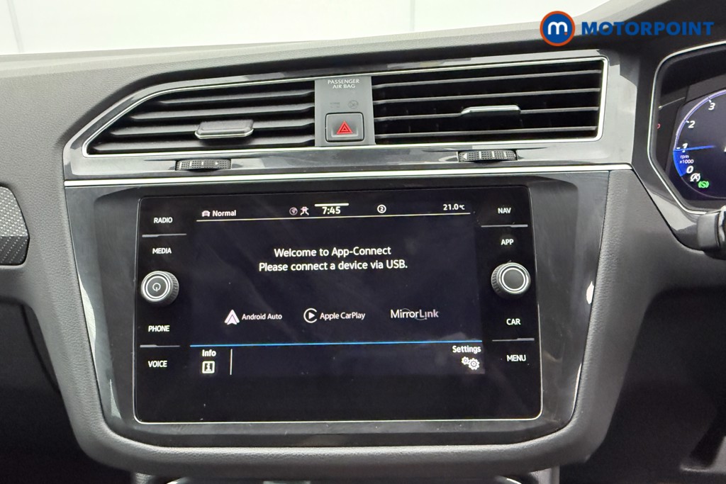 Volkswagen Tiguan R-Line Automatic Petrol SUV - Stock Number (1569247) - 10th supplementary image