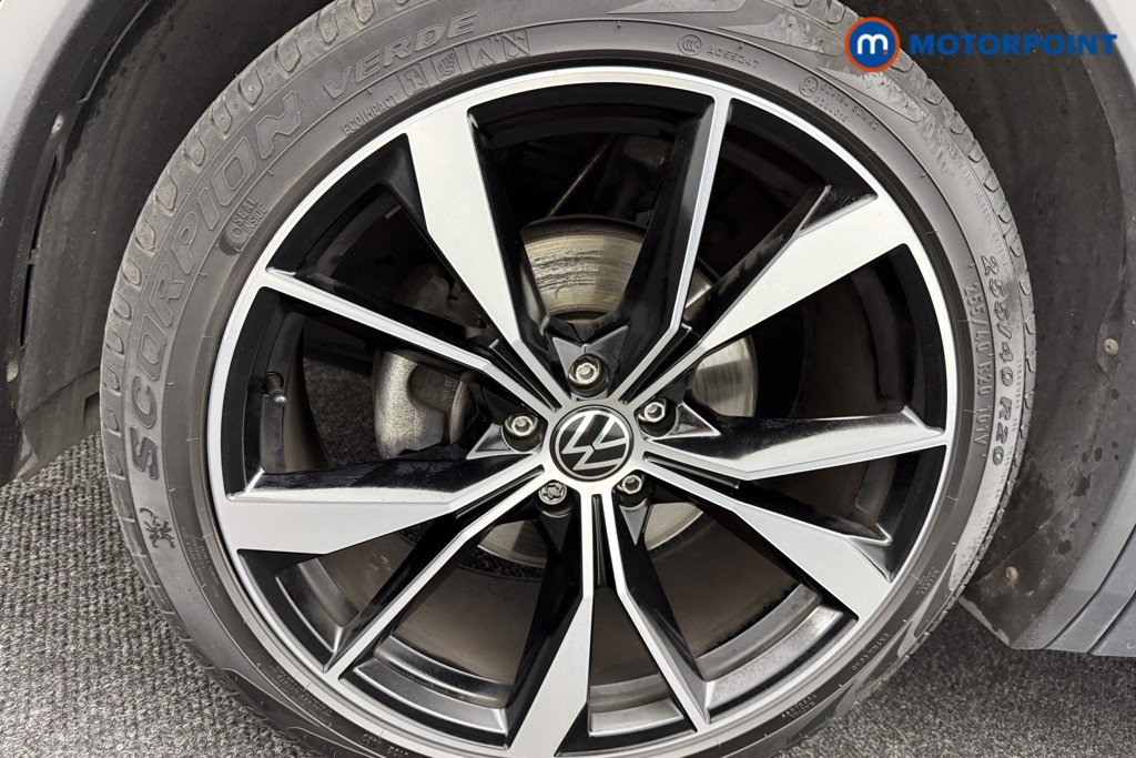 Volkswagen Tiguan R-Line Automatic Petrol SUV - Stock Number (1569247) - 30th supplementary image