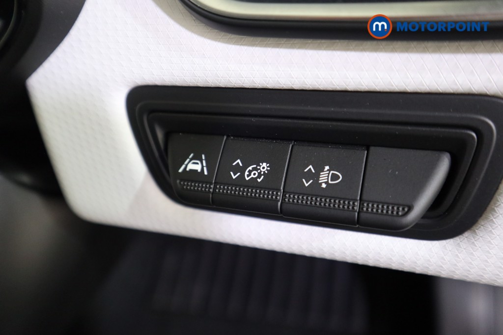 Renault Clio Techno Manual Petrol Hatchback - Stock Number (1569282) - 9th supplementary image