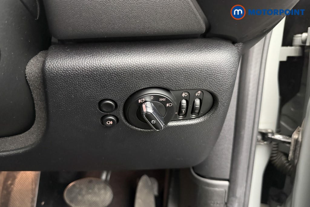 Mini Hatchback Cooper Classic Automatic Petrol Hatchback - Stock Number (1569400) - 16th supplementary image
