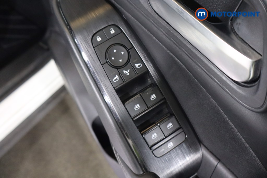 Nissan Qashqai Acenta Premium Manual Petrol SUV - Stock Number (1569949) - 16th supplementary image