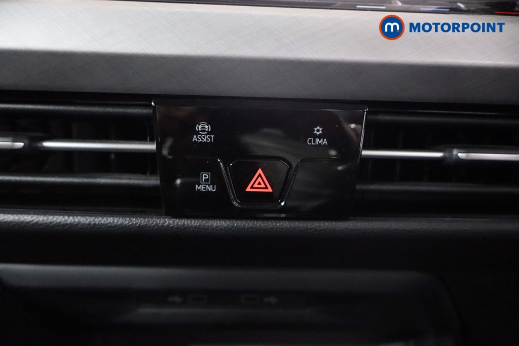 Volkswagen Golf Life Manual Petrol Hatchback - Stock Number (1569989) - 16th supplementary image