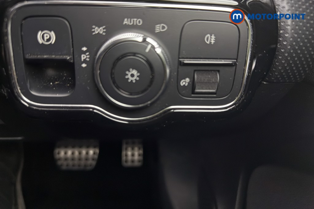 Mercedes-Benz A Class Amg Line Automatic Diesel Hatchback - Stock Number (1534746) - 17th supplementary image