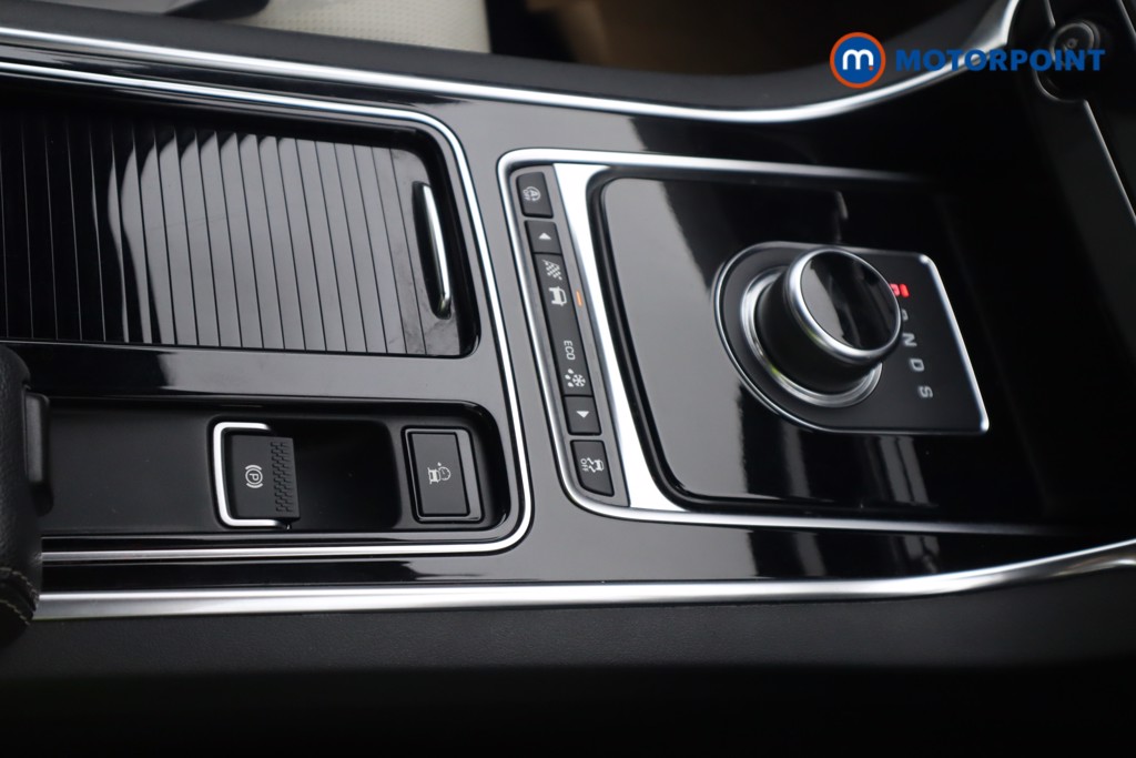 Jaguar XE R-Sport Automatic Diesel Saloon - Stock Number (1552764) - 5th supplementary image
