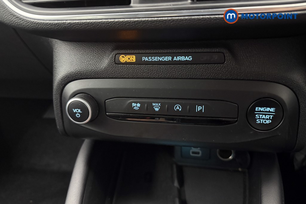 Ford Focus Titanium X Manual Petrol Hatchback - Stock Number (1559987) - 10th supplementary image