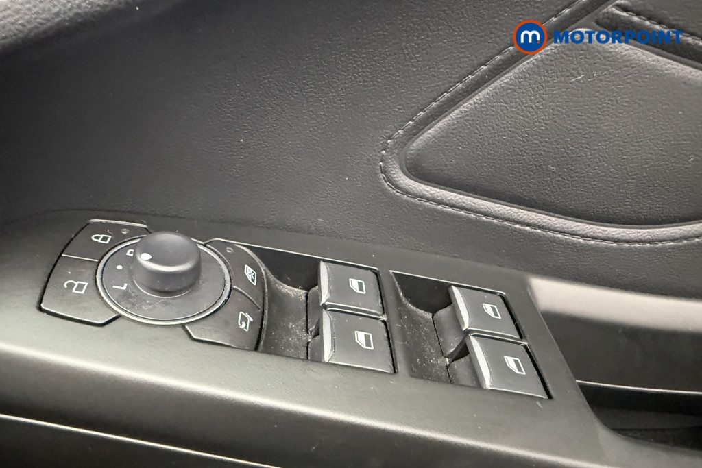 Ford Focus Titanium X Manual Petrol Hatchback - Stock Number (1559987) - 17th supplementary image