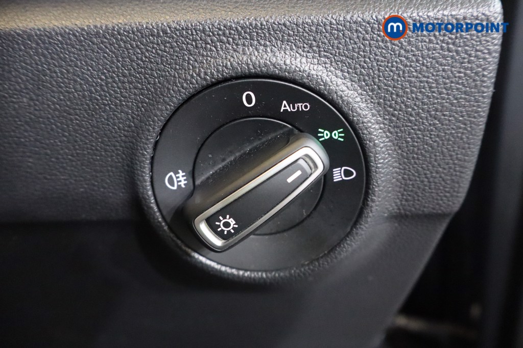 Volkswagen T-Roc Design Manual Petrol SUV - Stock Number (1560894) - 16th supplementary image
