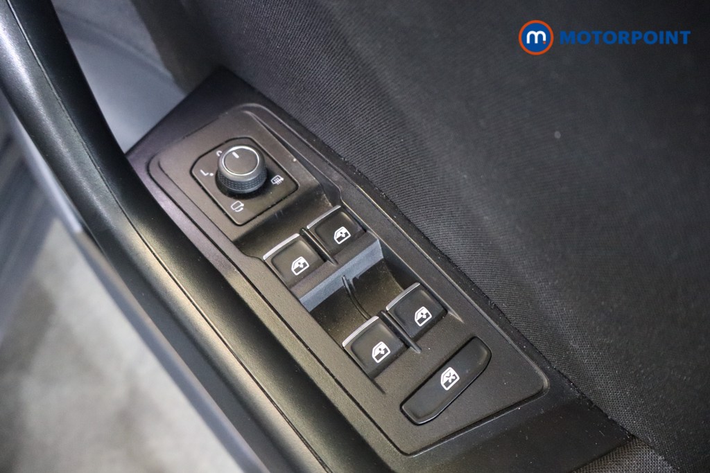 Volkswagen T-Roc Design Manual Petrol SUV - Stock Number (1560894) - 17th supplementary image