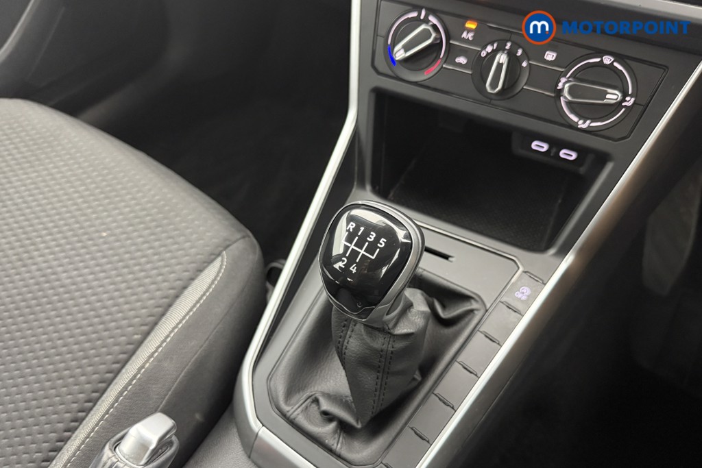 Volkswagen Polo Life Manual Petrol Hatchback - Stock Number (1562334) - 5th supplementary image